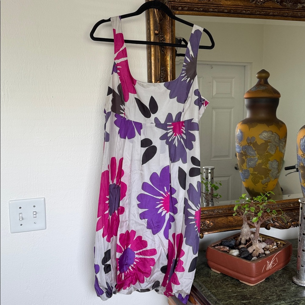 Floral Sleeveless Dress with Pink and Purple Flowers. Italian designer Caractẽre